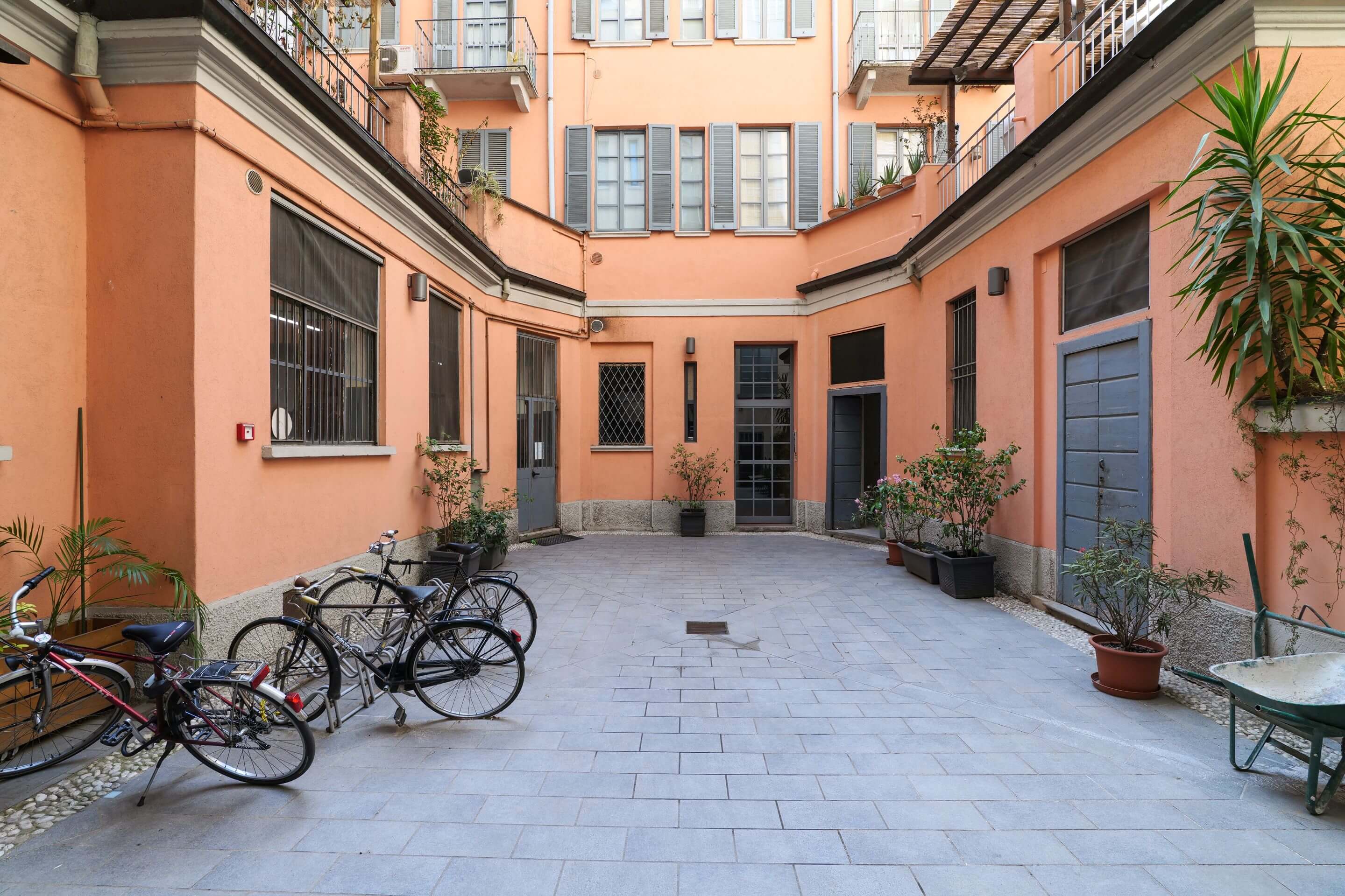 Appartamento con terrazzo in affitto a Milano