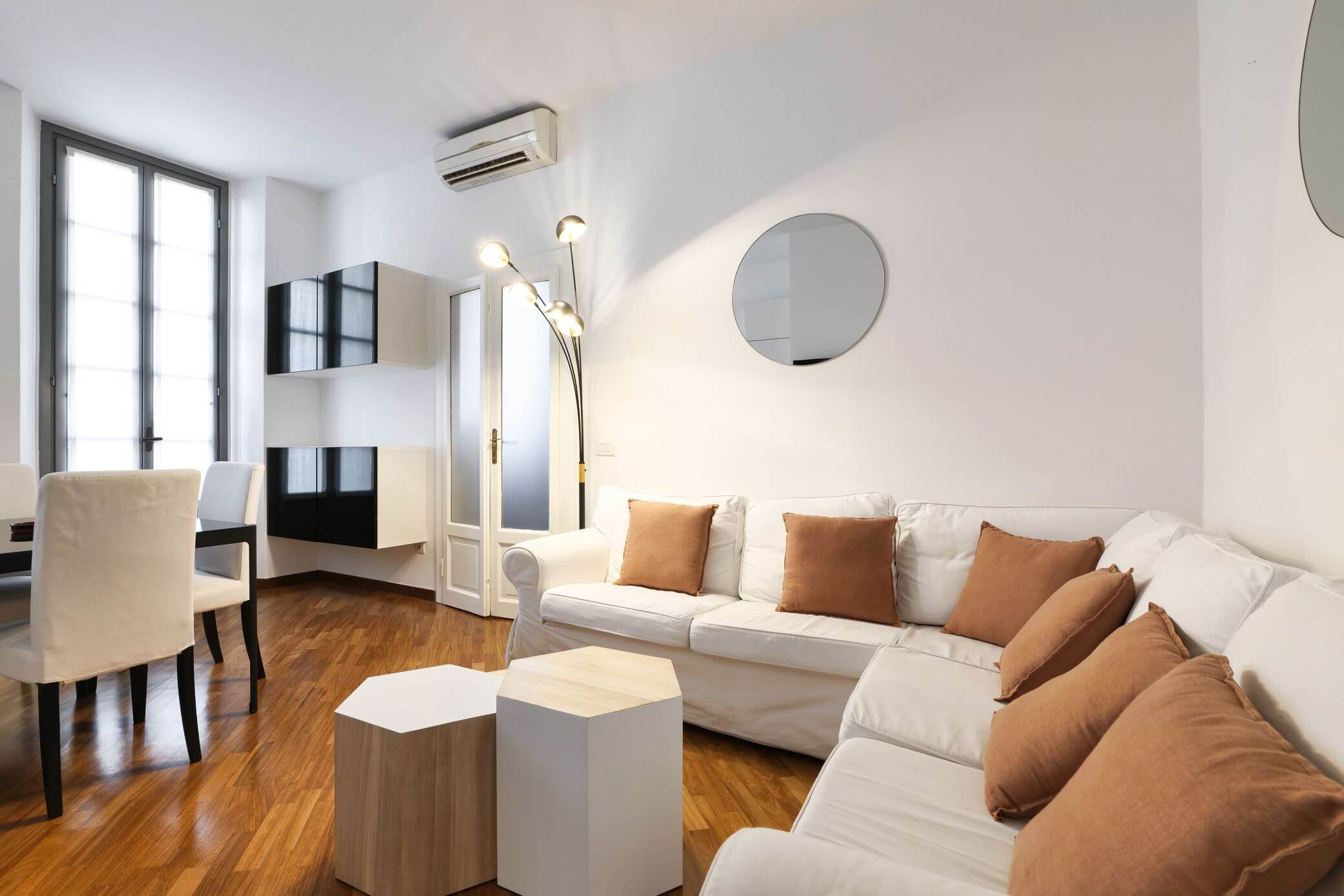 Charming San Babila Apt