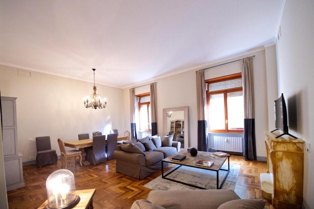 Carducci Lux Apt for rent
