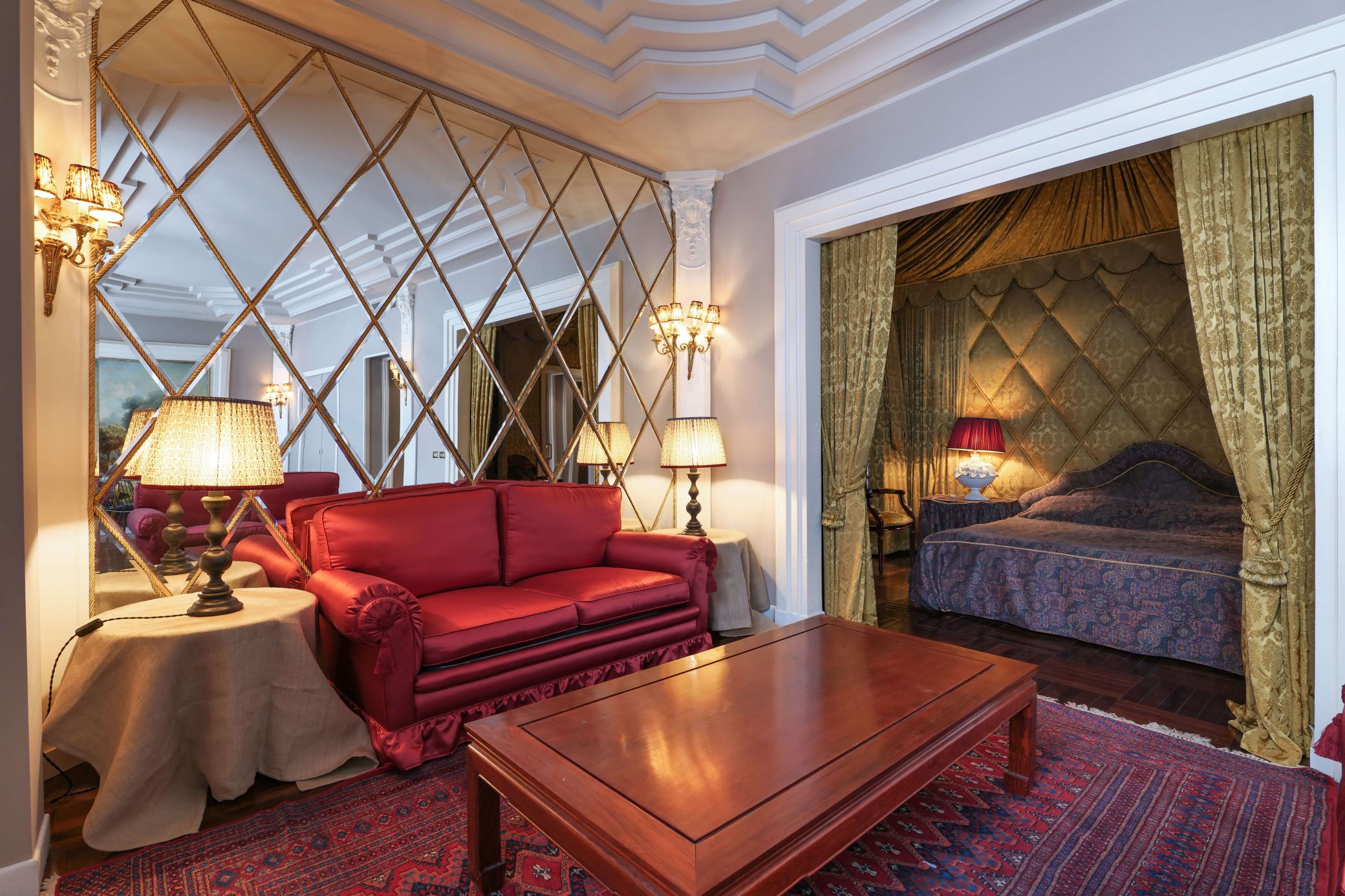 Galleria Luxury Apt