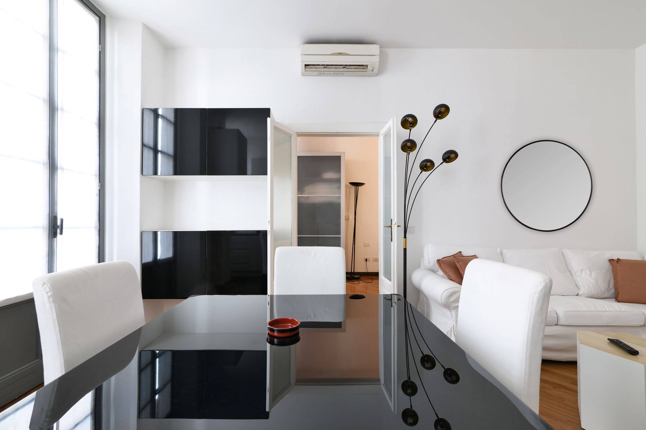 Charming San Babila Apt